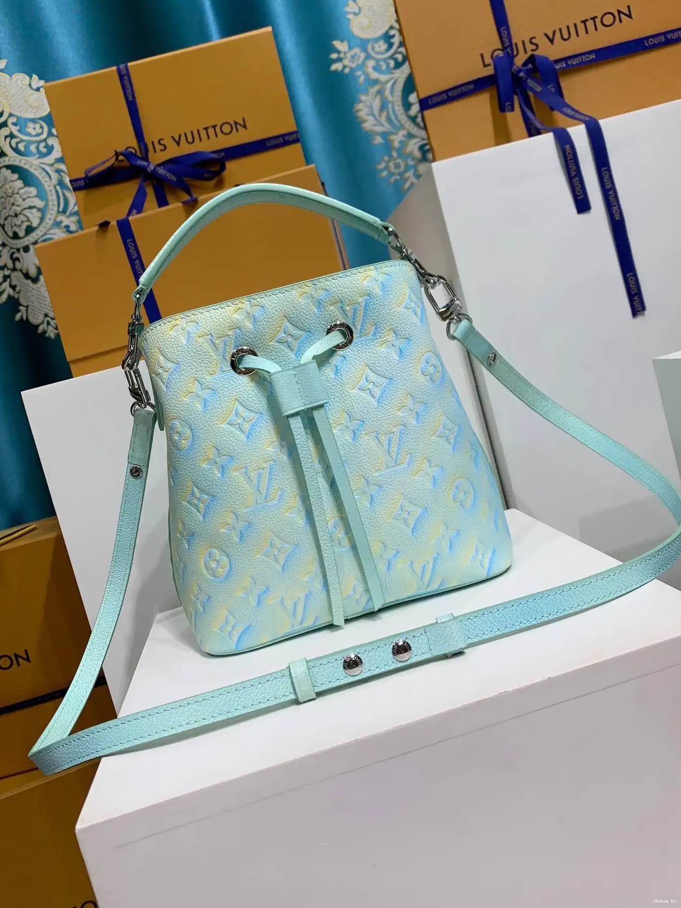 NÉONOÉ LOUIS VUITTON BB 0629